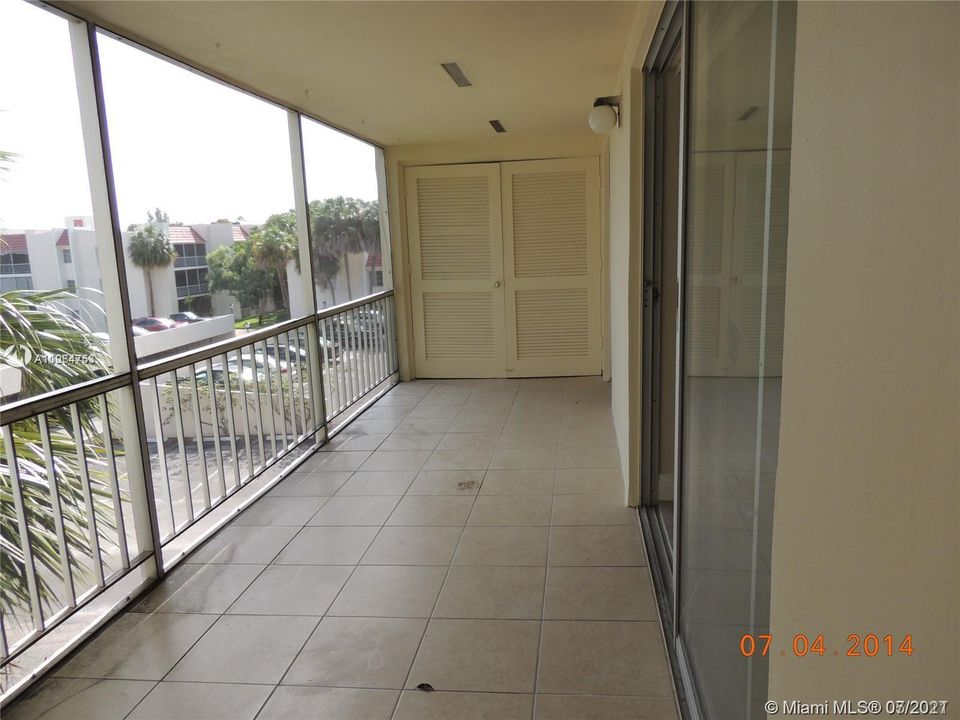 Vendido Recientemente: $169,000 (2 camas, 2 baños, 847 Pies cuadrados)