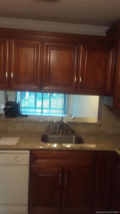 Recently Rented: $1,550 (2 beds, 2 baths, 910 Square Feet)