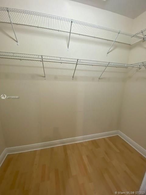 MASTER WALK IN CLOSET