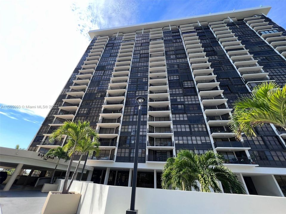 Recently Sold: $559,000 (2 beds, 2 baths, 1661 Square Feet)