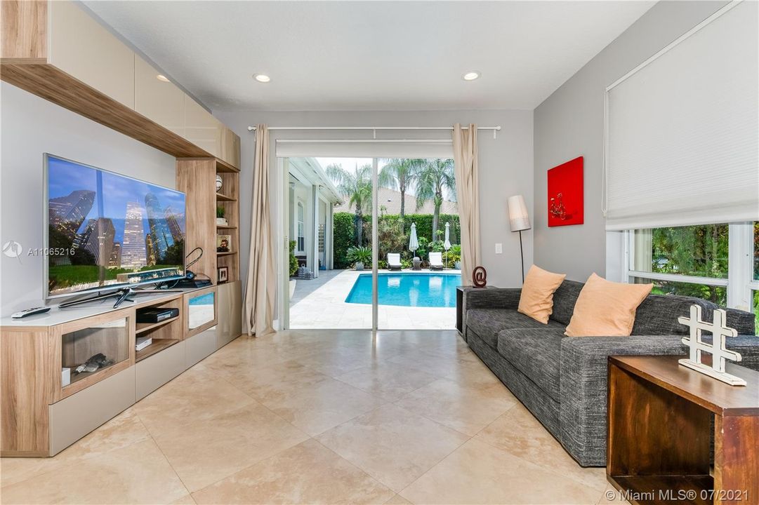 Recently Sold: $1,649,000 (5 beds, 4 baths, 4186 Square Feet)