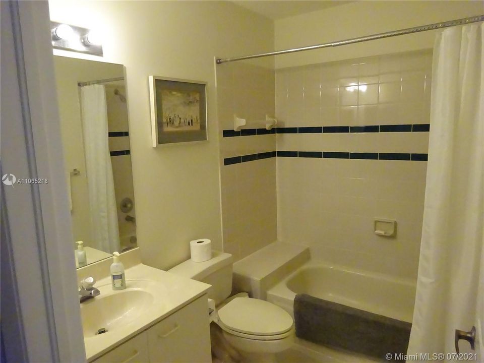 最近租的: $2,600 (3 贝兹, 2 浴室, 1748 平方英尺)