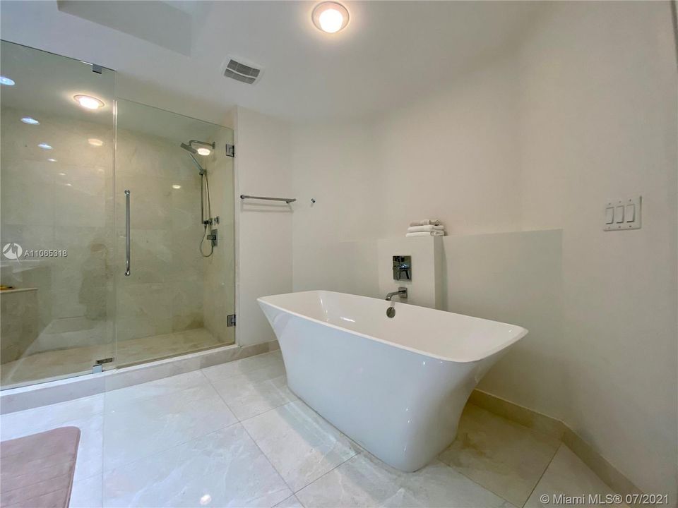 Недавно арендовано: $5,650 (2 спален, 2 ванн, 1718 Квадратных фут)