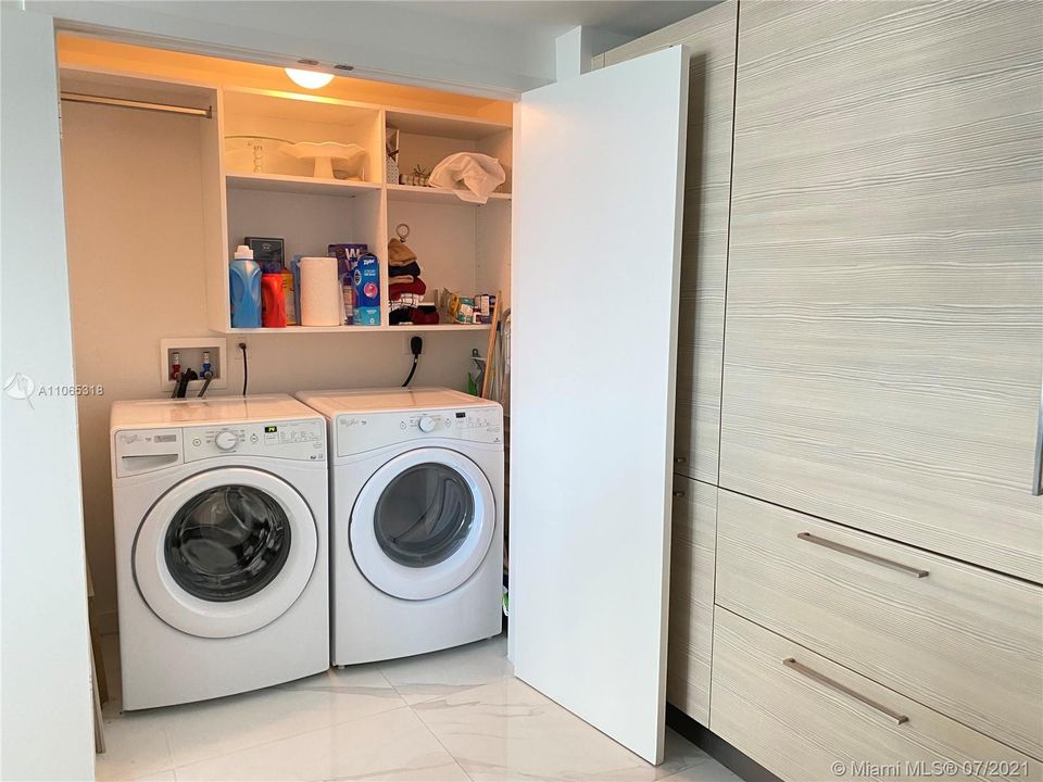 Recently Rented: $5,650 (2 beds, 2 baths, 1718 Square Feet)