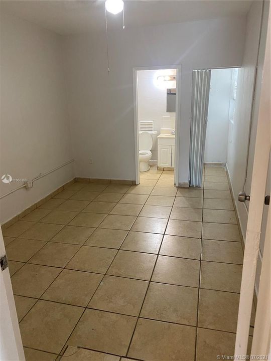Recently Rented: $950 (1 beds, 1 baths, 1756 Square Feet)