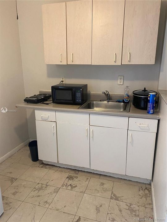Recently Rented: $950 (1 beds, 1 baths, 1756 Square Feet)