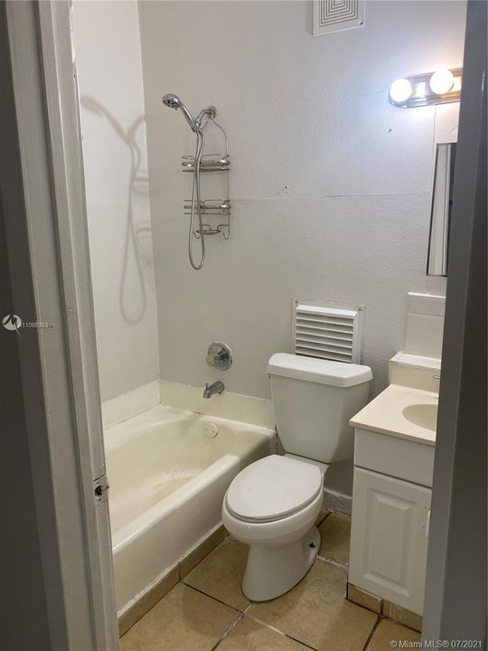 Recently Rented: $950 (1 beds, 1 baths, 1756 Square Feet)