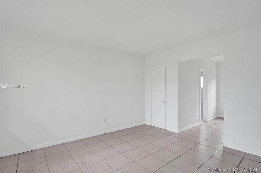 最近售出: $399,900 (0 贝兹, 0 浴室, 1950 平方英尺)