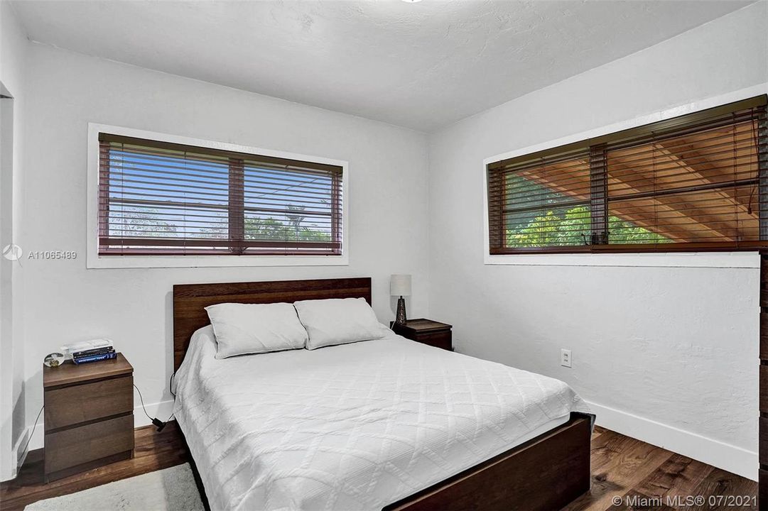 最近售出: $399,900 (0 贝兹, 0 浴室, 1950 平方英尺)