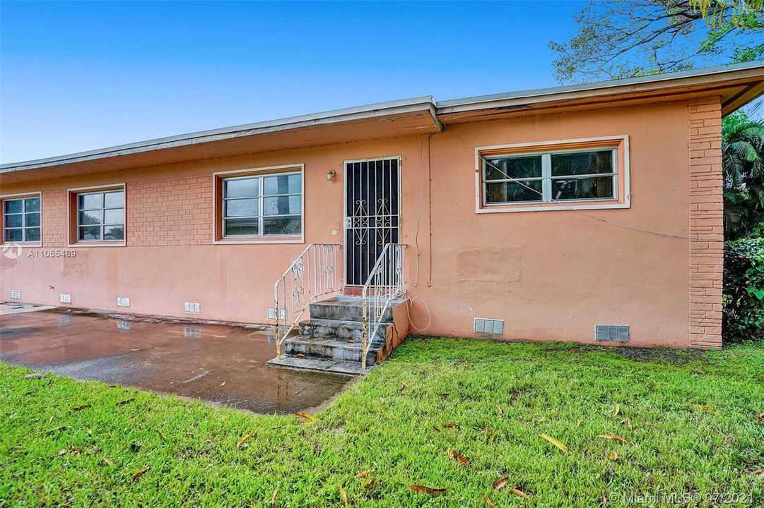 最近售出: $399,900 (0 贝兹, 0 浴室, 1950 平方英尺)