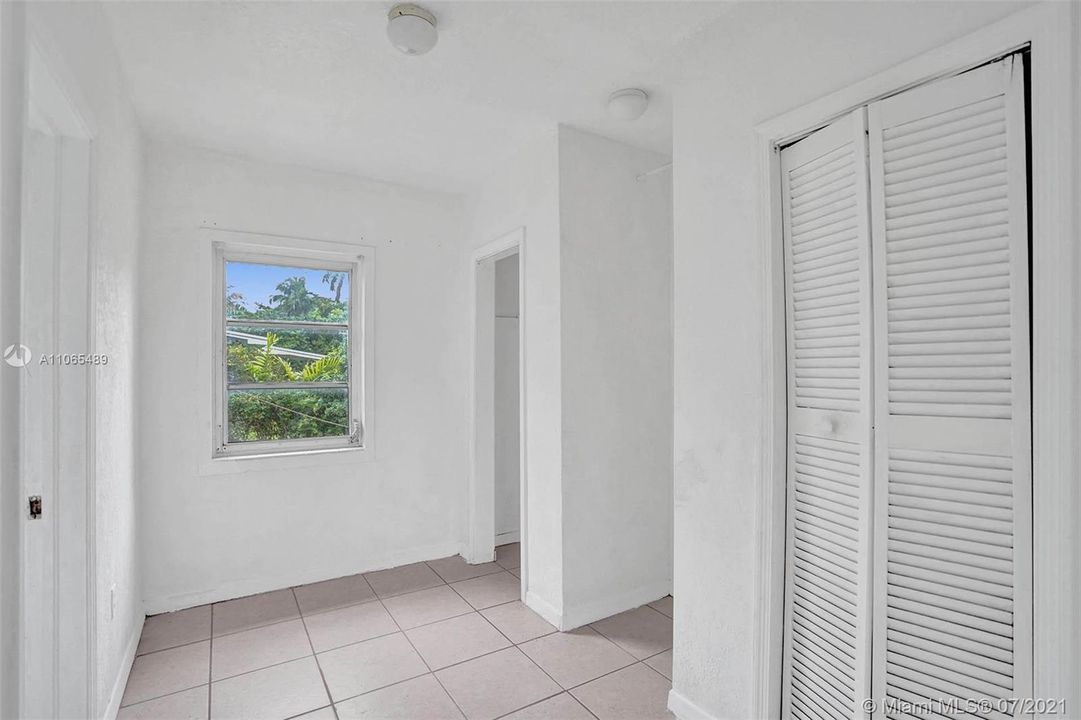 最近售出: $399,900 (0 贝兹, 0 浴室, 1950 平方英尺)