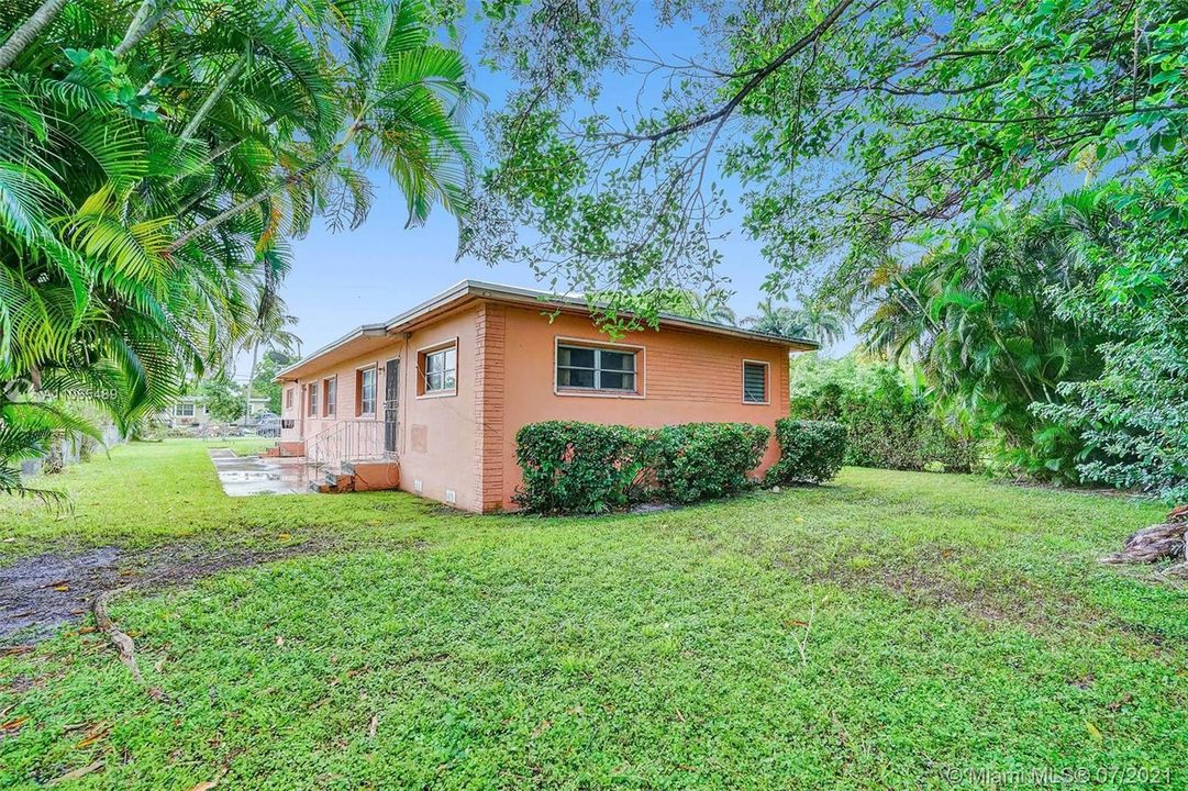 最近售出: $399,900 (0 贝兹, 0 浴室, 1950 平方英尺)