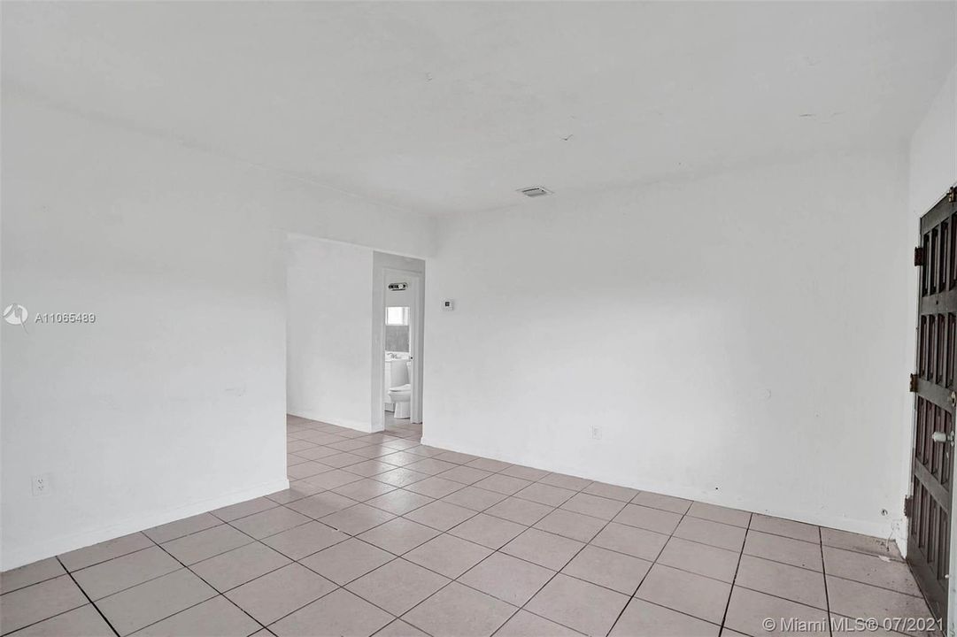 最近售出: $399,900 (0 贝兹, 0 浴室, 1950 平方英尺)