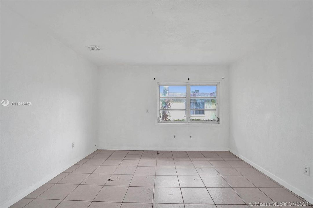 最近售出: $399,900 (0 贝兹, 0 浴室, 1950 平方英尺)