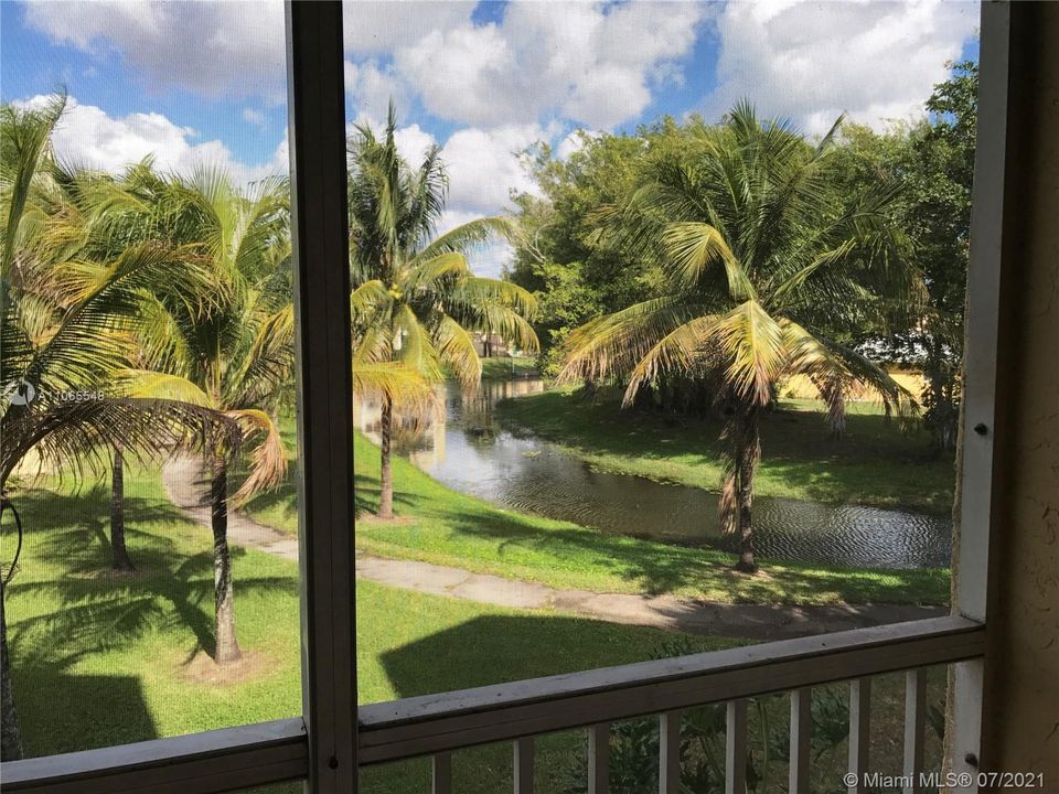 Недавно арендовано: $1,525 (2 спален, 2 ванн, 1030 Квадратных фут)