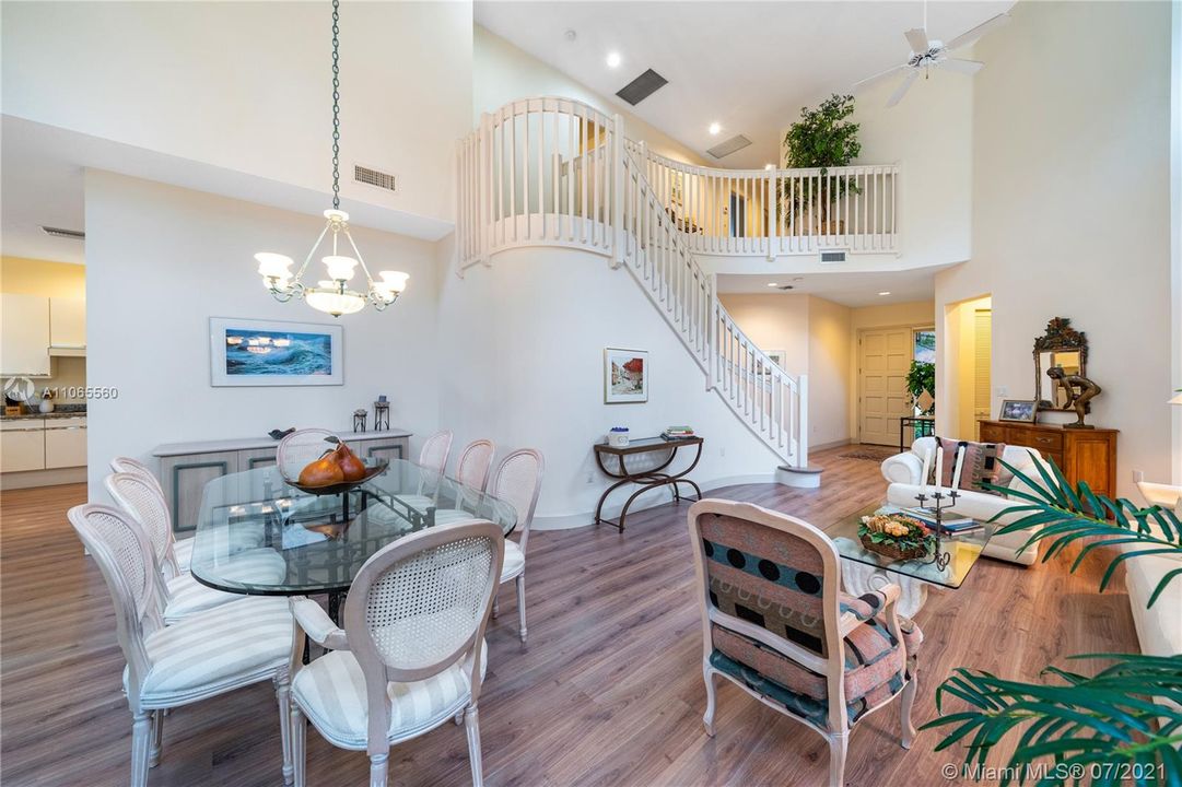 Recently Sold: $1,025,000 (4 beds, 3 baths, 2842 Square Feet)