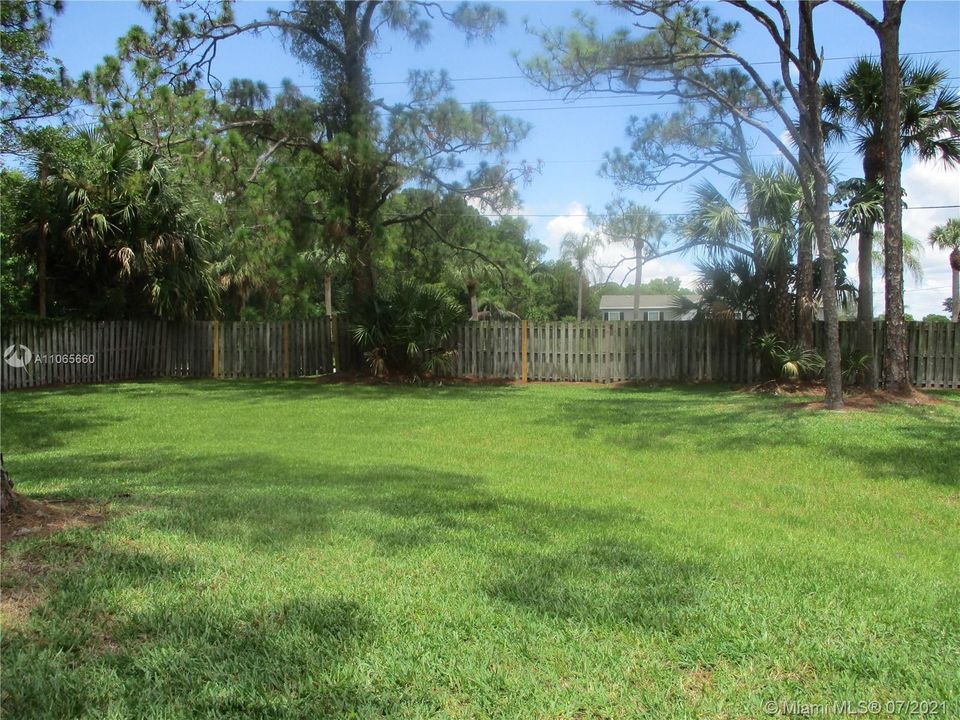 Patio door leads to yard