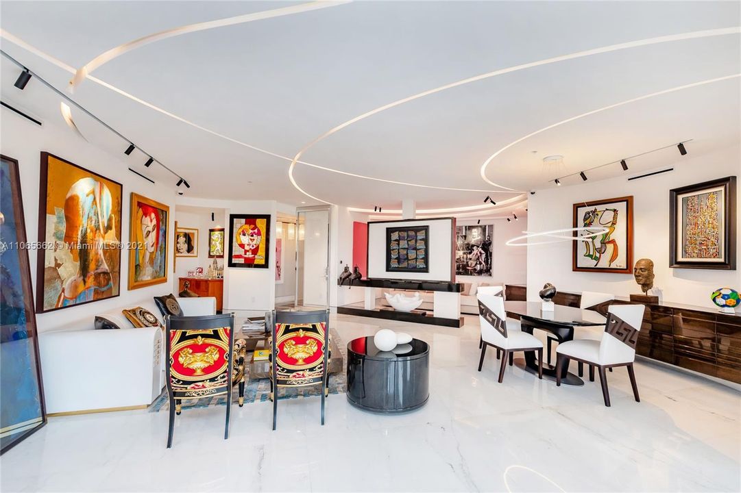 Recently Sold: $2,500,000 (3 beds, 3 baths, 2470 Square Feet)