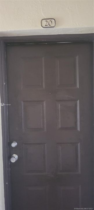 Recently Rented: $1,290 (1 beds, 1 baths, 620 Square Feet)