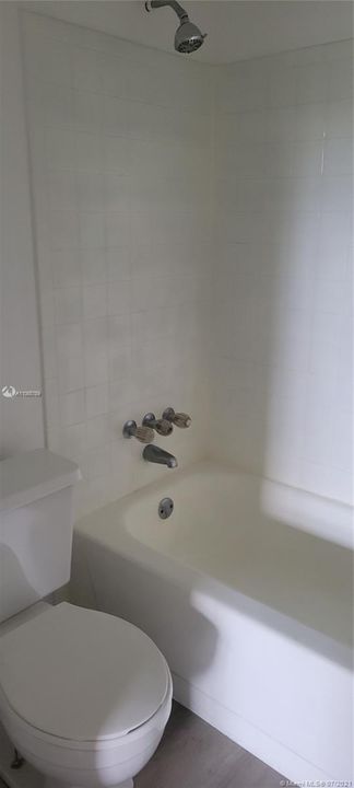 Recently Rented: $1,290 (1 beds, 1 baths, 620 Square Feet)