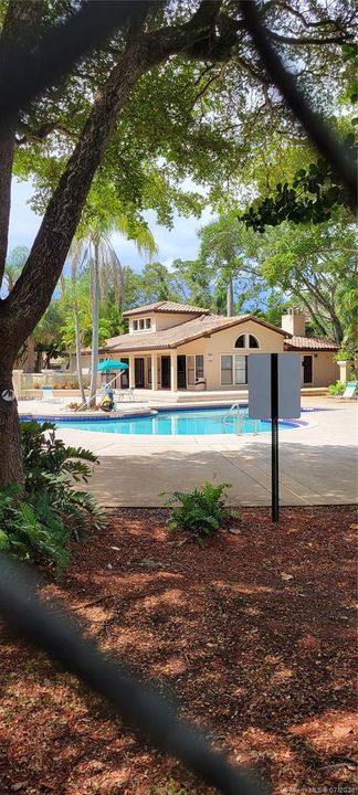 Recently Rented: $1,290 (1 beds, 1 baths, 620 Square Feet)