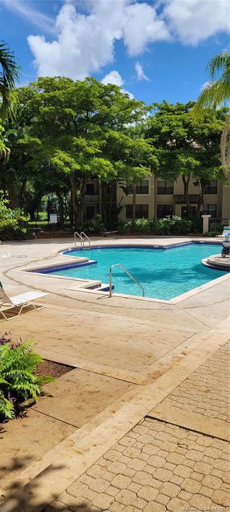 Recently Rented: $1,290 (1 beds, 1 baths, 620 Square Feet)