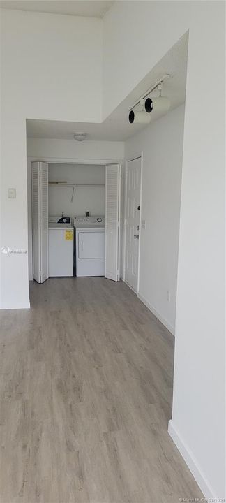 Recently Rented: $1,290 (1 beds, 1 baths, 620 Square Feet)