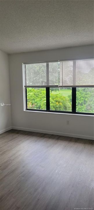 Recently Rented: $1,290 (1 beds, 1 baths, 620 Square Feet)