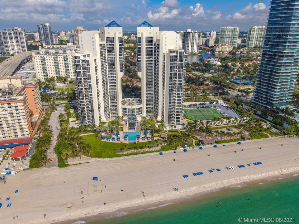 Recently Sold: $1,750,000 (3 beds, 2 baths, 2303 Square Feet)