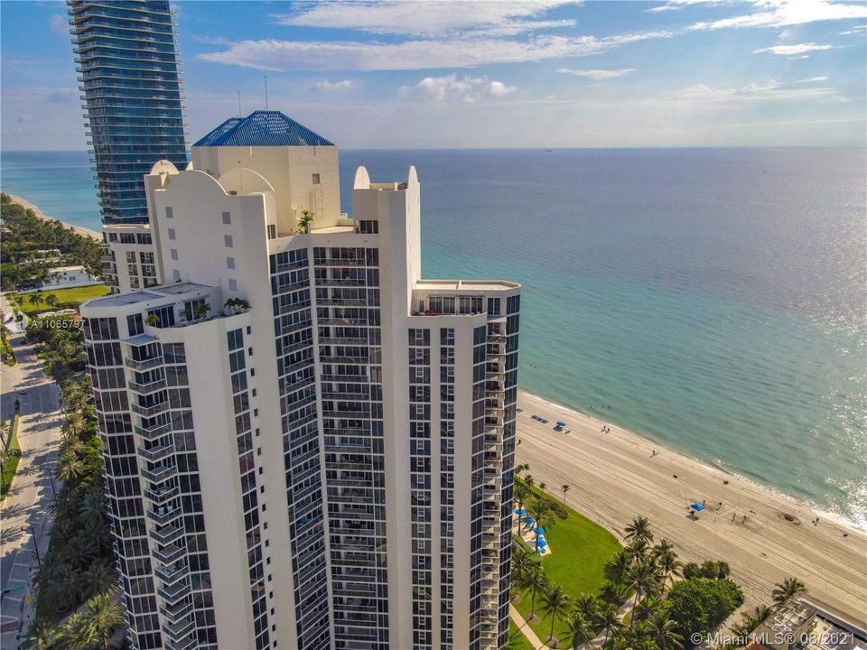 Recently Sold: $1,750,000 (3 beds, 2 baths, 2303 Square Feet)