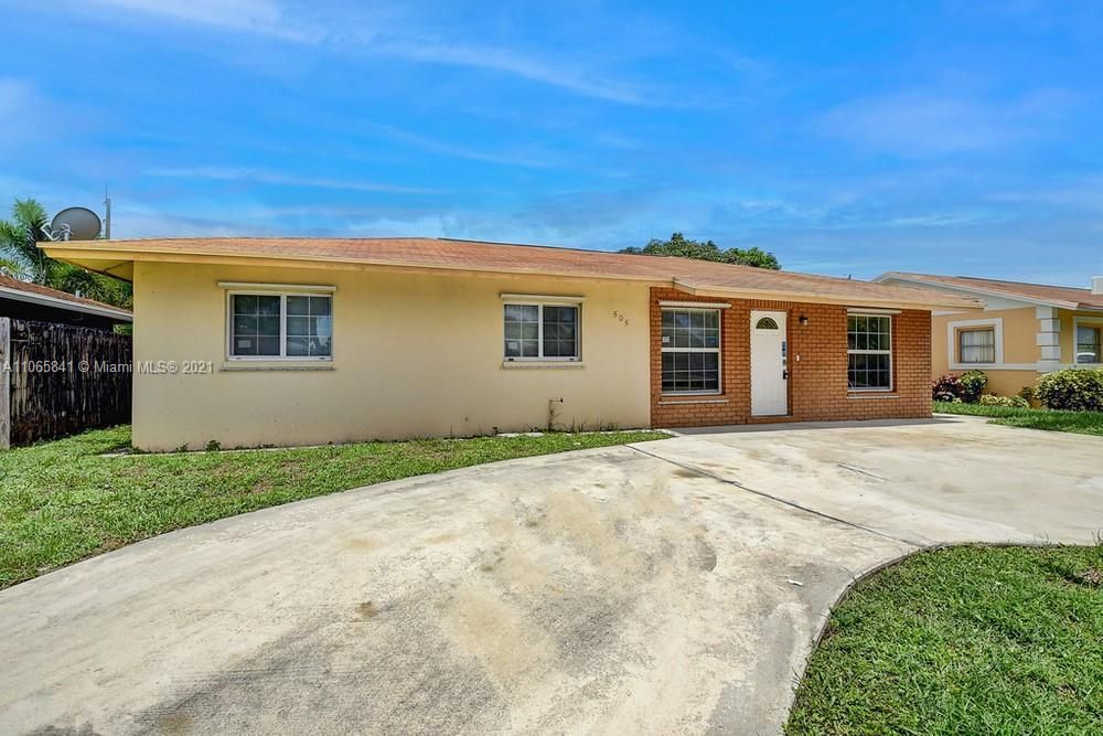 Recently Sold: $329,900 (3 beds, 2 baths, 1241 Square Feet)