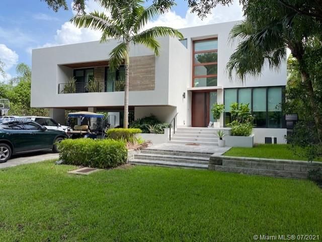 Recently Sold: $4,150,000 (6 beds, 7 baths, 3865 Square Feet)