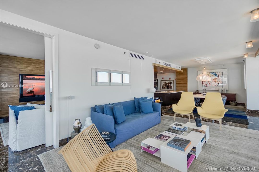 Recently Sold: $2,600,000 (3 beds, 3 baths, 1725 Square Feet)