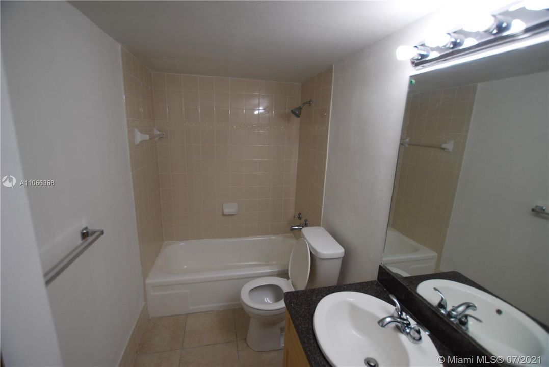 Недавно арендовано: $1,600 (2 спален, 2 ванн, 918 Квадратных фут)