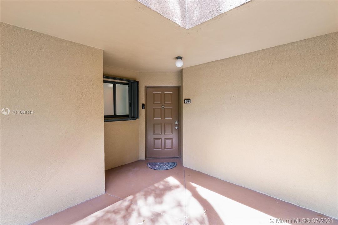 Recently Sold: $280,000 (2 beds, 2 baths, 1090 Square Feet)