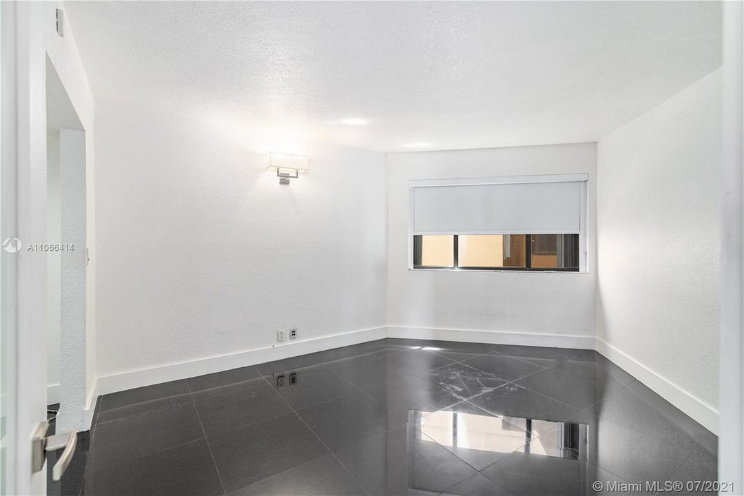 Recently Sold: $280,000 (2 beds, 2 baths, 1090 Square Feet)