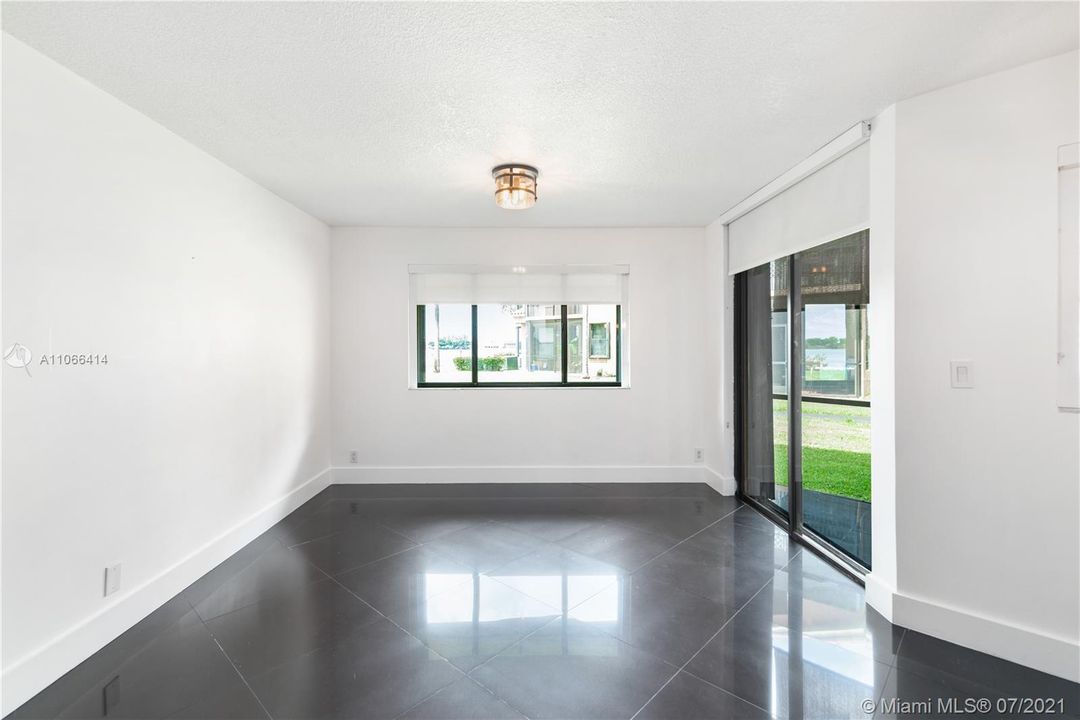 Recently Sold: $280,000 (2 beds, 2 baths, 1090 Square Feet)