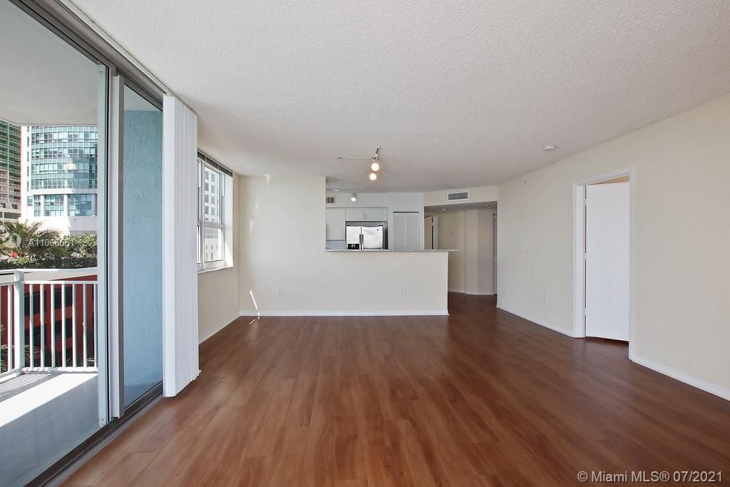 Recently Rented: $3,743 (2 beds, 2 baths, 1393 Square Feet)