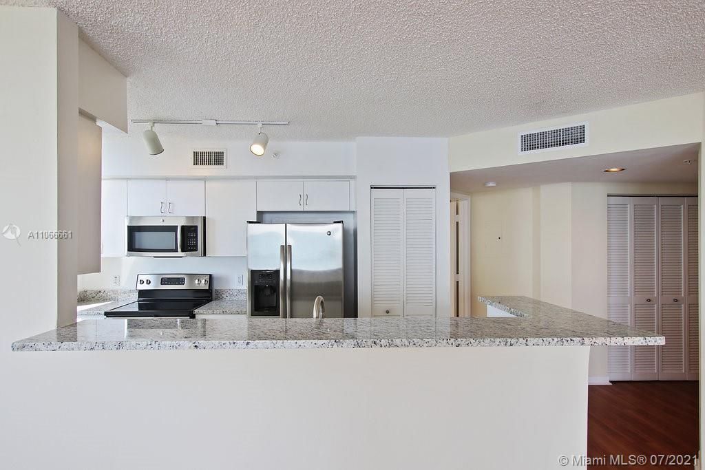 Recently Rented: $3,743 (2 beds, 2 baths, 1393 Square Feet)