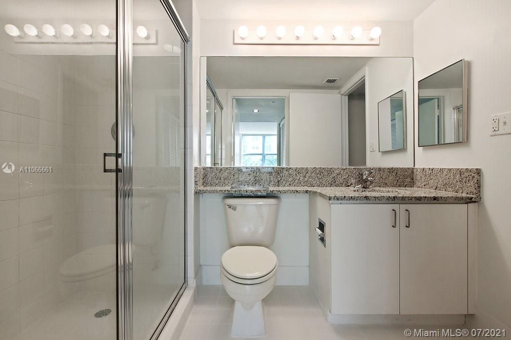Recently Rented: $3,743 (2 beds, 2 baths, 1393 Square Feet)