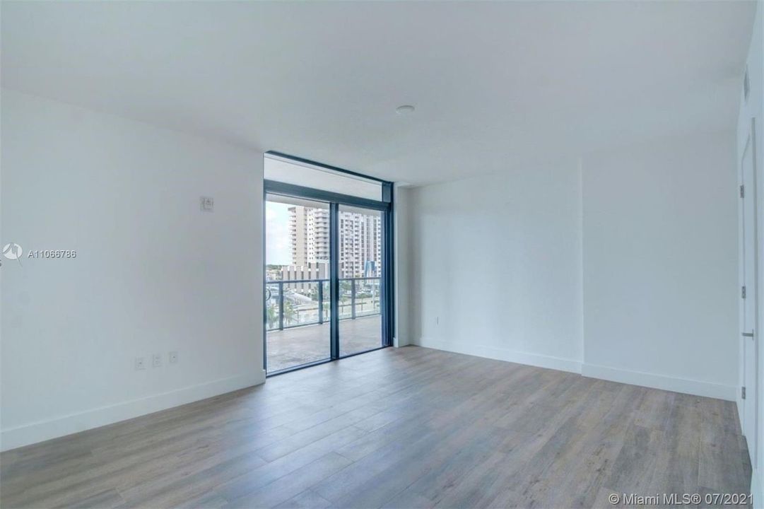 Recently Sold: $1,089,000 (2 beds, 2 baths, 1889 Square Feet)