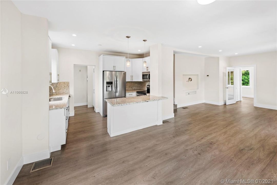 Recently Sold: $1,100,000 (4 beds, 2 baths, 1823 Square Feet)