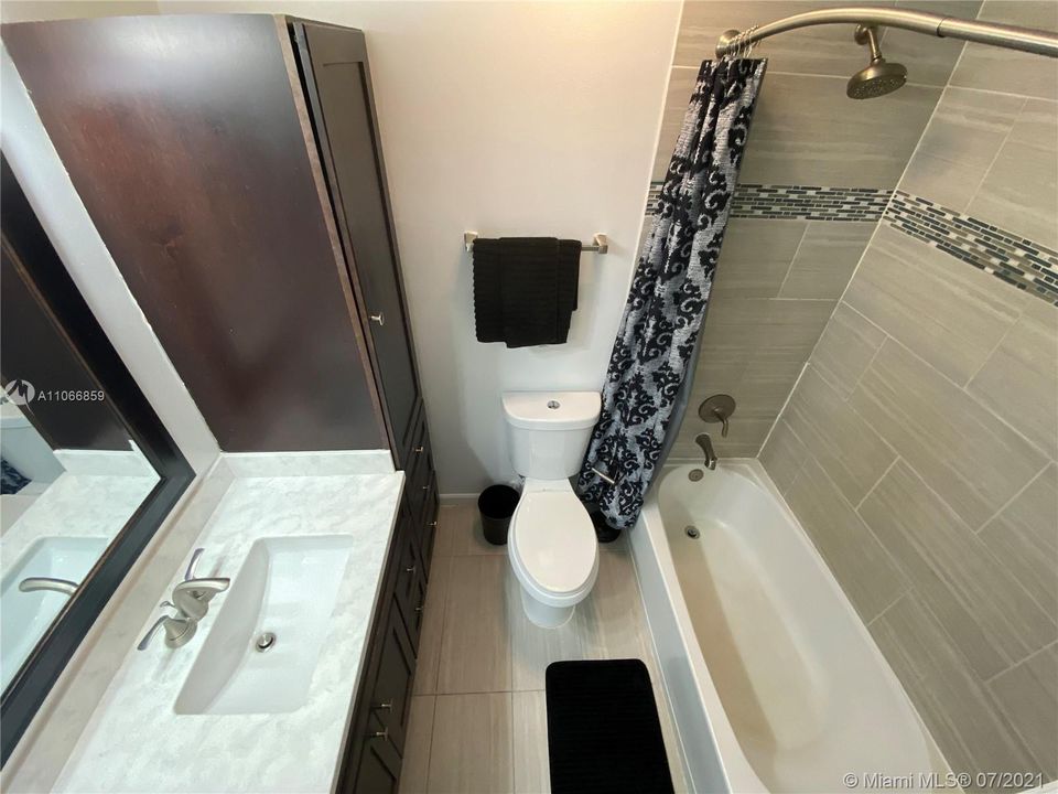Недавно арендовано: $1,900 (2 спален, 2 ванн, 1110 Квадратных фут)