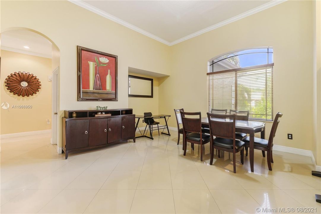 Recently Sold: $520,000 (4 beds, 2 baths, 2366 Square Feet)