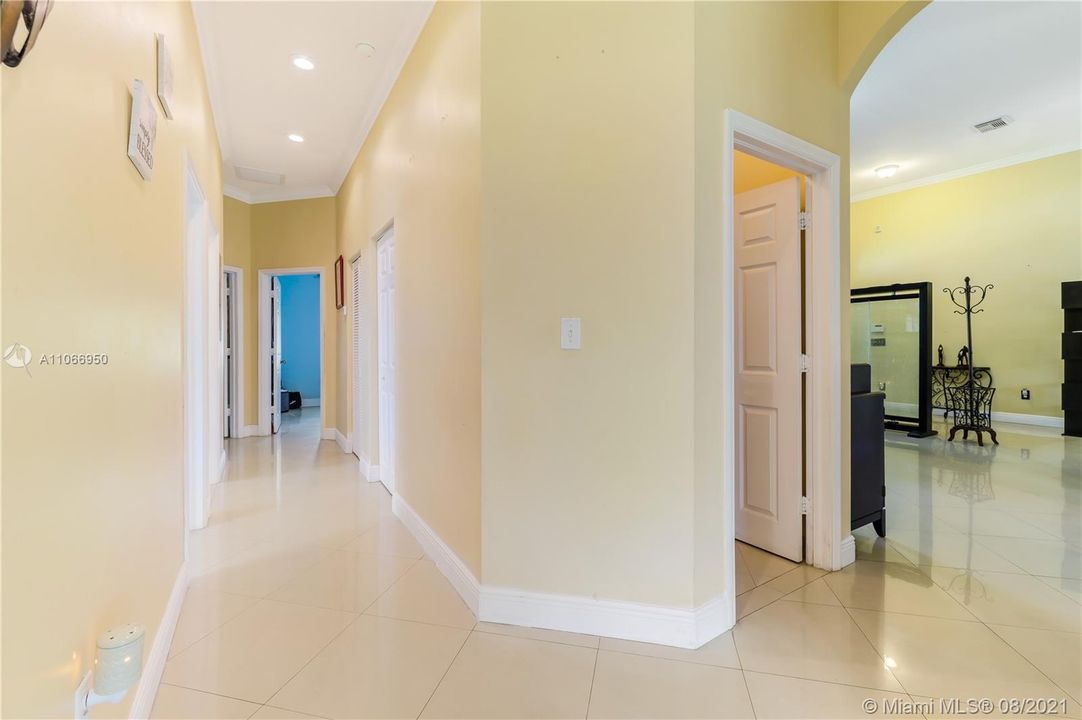 Recently Sold: $520,000 (4 beds, 2 baths, 2366 Square Feet)