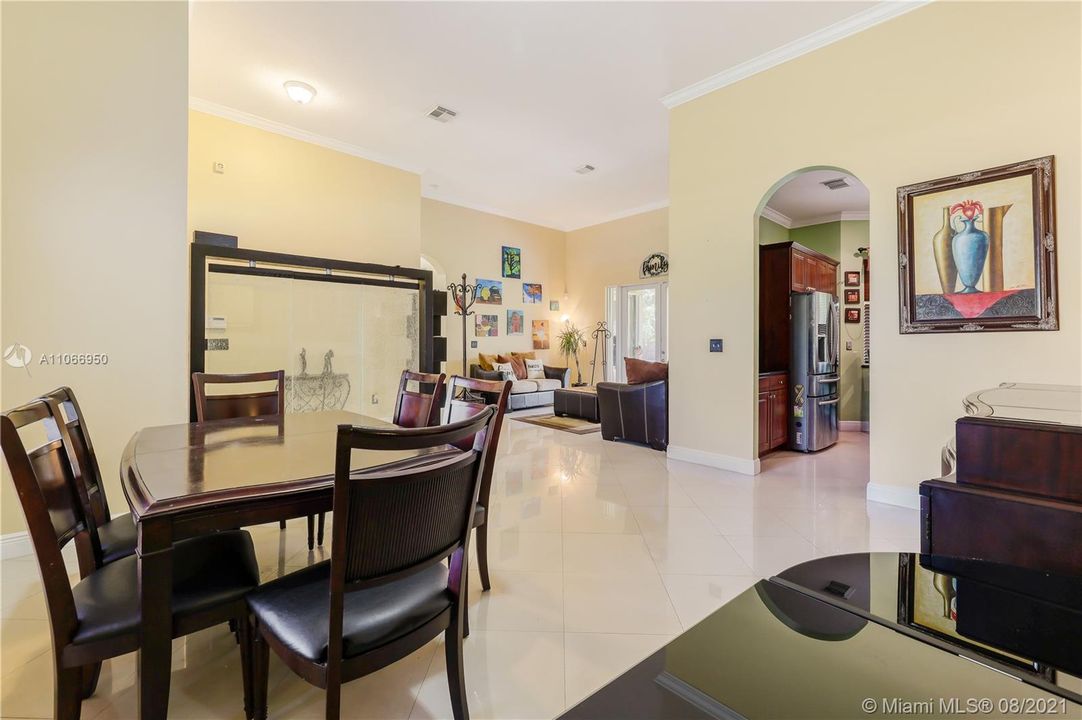 Recently Sold: $520,000 (4 beds, 2 baths, 2366 Square Feet)