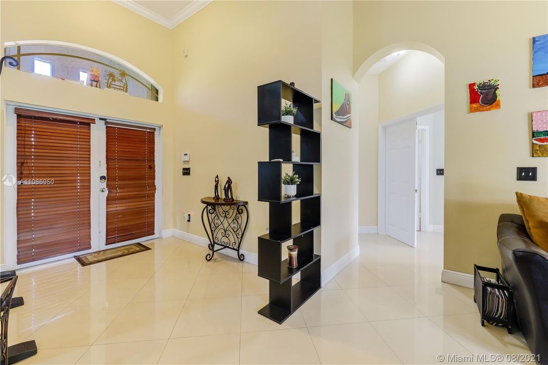 Recently Sold: $520,000 (4 beds, 2 baths, 2366 Square Feet)