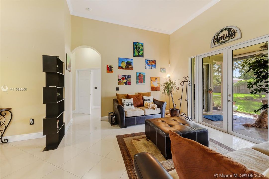 Recently Sold: $520,000 (4 beds, 2 baths, 2366 Square Feet)