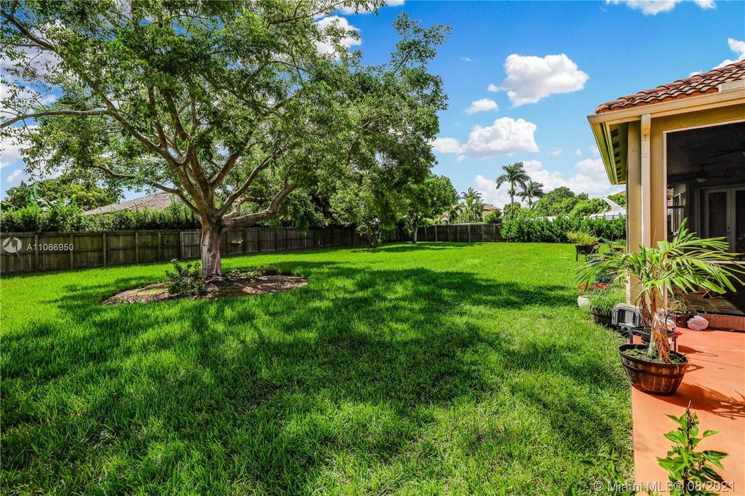 Recently Sold: $520,000 (4 beds, 2 baths, 2366 Square Feet)