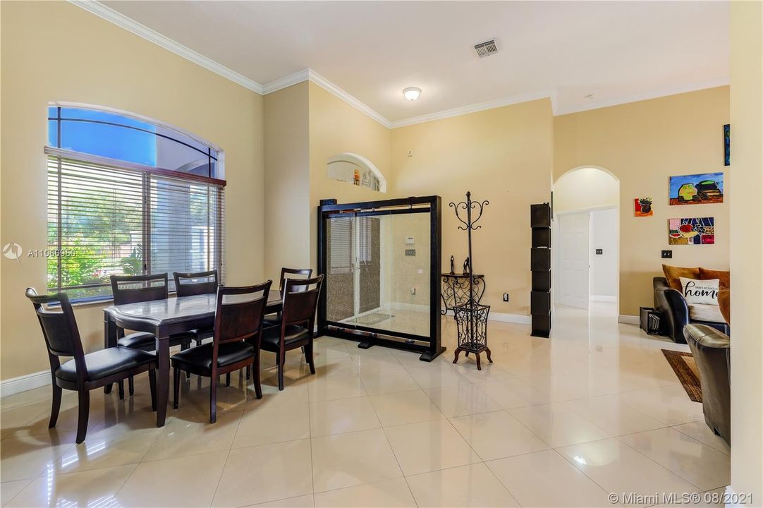 Recently Sold: $520,000 (4 beds, 2 baths, 2366 Square Feet)